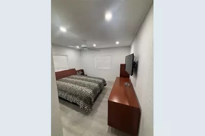 12888 SW 17th St, Unincorporated Dade County, FL 33175 - Photo 10