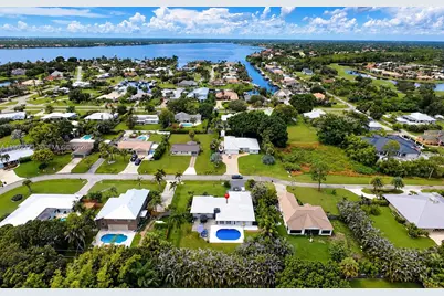 2497 NW South Manor Ave, Stuart, FL 34994 - Photo 1