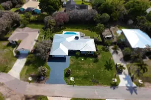 2497 NW South Manor Ave, Stuart, FL 34994 - Photo 2