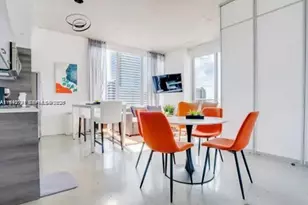 151 SE 1, Miami, FL 33131 - Photo 2