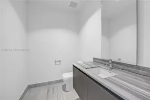 3300 NE 188th St, Aventura, FL 33180 - Photo 14
