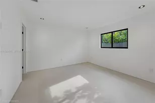 21490 Highland Lakes Blvd, Miami, FL 33179 - Photo 10