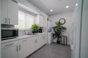 8390 SW 64th St, Miami, FL 33143 - Photo 12