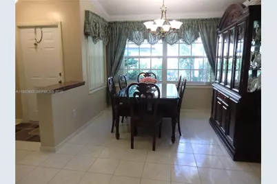 1593 NW 158th Ave, Pembroke Pines, FL 33028 - Photo 10