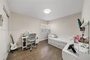 366 Bedford Ave, Weston, FL 33326 - Photo 20