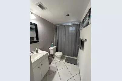 17000 NW 67th Ave #123, Hialeah, FL 33015 - Photo 4