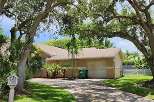 26451 SW 173rd Pl, Homestead, FL 33031 - Photo 2