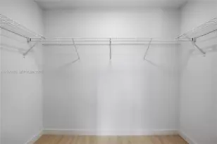 77 SE 5th St, Miami, FL 33131 - Photo 24