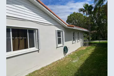 20020 Bel Aire Dr, Cutler Bay, FL 33189 - Photo 8