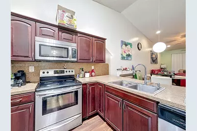 6722 NW 192nd Ln, Hialeah, FL 33015 - Photo 2