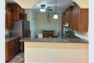 1764 NW 166th Ave, Pembroke Pines, FL 33028 - Photo 8