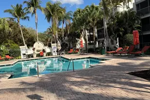 320 NE 12th Ave, Hallandale Beach, FL 33009 - Photo 20