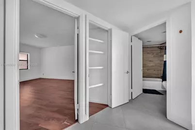 8290 Lake Dr #514, Doral, FL 33166 - Photo 8
