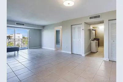 8240 SW 210th St #319, Cutler Bay, FL 33189 - Photo 6
