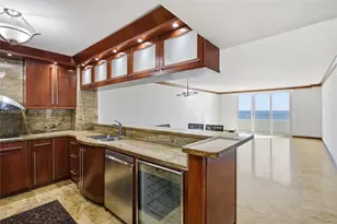 5555 Collins Ave, Miami Beach, FL 33140 - Photo 16