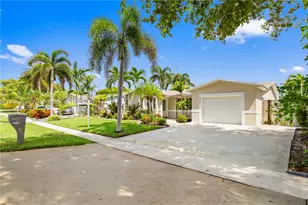 405 SE 4th Terrace, Dania Beach, FL 33004 - Photo 2