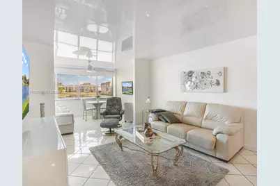9580 Sunrise Lakes Blvd #205, Sunrise, FL 33322 - Photo 4
