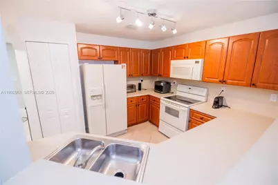 3153 SW 129th Ter, Miramar, FL 33027 - Photo 8