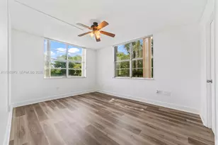 498 NW 165th St Rd, Miami, FL 33169 - Photo 12