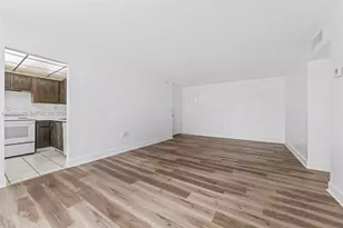 498 NW 165th St Rd, Miami, FL 33169 - Photo 4