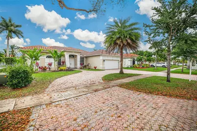 16418 NW 14th St, Pembroke Pines, FL 33028 - Photo 4
