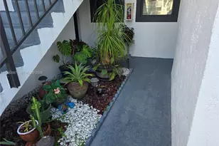 1176 NW 124 Pl, Miami, FL 33182 - Photo 4