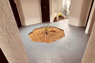 211 Lake Pointe Dr, Oakland Park, FL 33309 - Photo 10