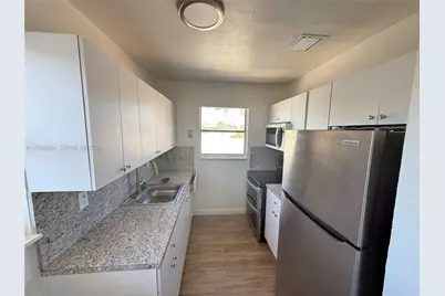 236 SW 10th Ave #B, Miami, FL 33130 - Photo 2