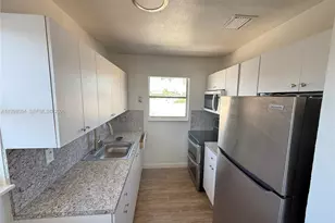 236 SW 10th Ave, Miami, FL 33130 - Photo 2