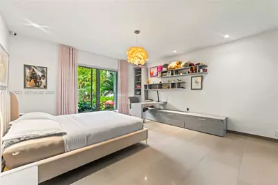 9301 N Bayshore Dr, Miami Shores, FL 33138 - Photo 32