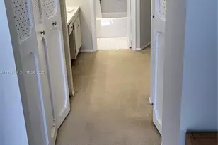 3401 N Country Club Dr, Aventura, FL 33180 - Photo 24