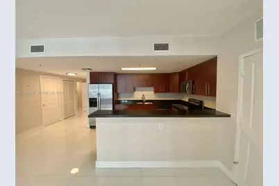170 SE 14th St #2208, Miami, FL 33131 - Photo 1