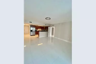 170 SE 14th St #2208, Miami, FL 33131 - Photo 6