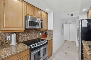 1000 Island Blvd, Aventura, FL 33160 - Photo 28