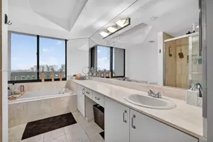 1000 Island Blvd, Aventura, FL 33160 - Photo 36