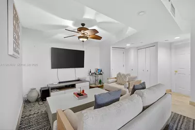 1000 Island Blvd #2105, Aventura, FL 33160 - Photo 8