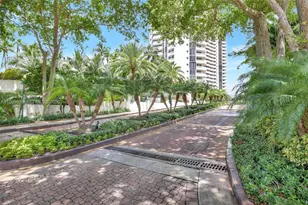1000 Island Blvd, Aventura, FL 33160 - Photo 40