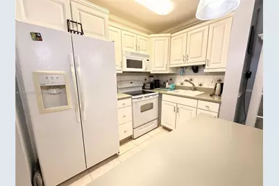 1520 McKinley St #210E, Hollywood, FL 33020 - Photo 8