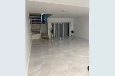 10000 NW 9th St Cir #11, Miami, FL 33172 - Photo 2
