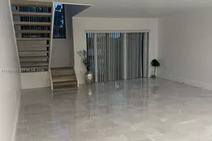 10000 NW 9th St Cir, Miami, FL 33172 - Photo 2