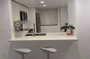 10000 NW 9th St Cir, Miami, FL 33172 - Photo 10