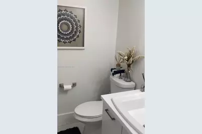 10000 NW 9th St Cir #11, Miami, FL 33172 - Photo 8