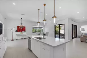 8019 NW 46th Terrace, Doral, FL 33166 - Photo 4