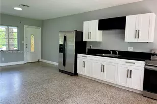 11121 NE 9th Ct, Biscayne Park, FL 33161 - Photo 6