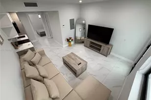 944 Jefferson Ave, Miami Beach, FL 33139 - Photo 2