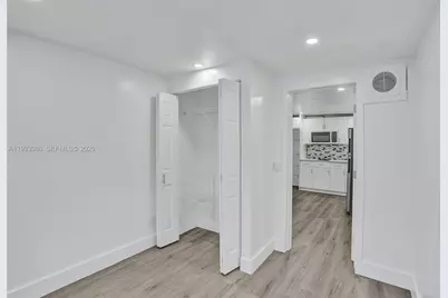 4326 NW 4th St, Miami, FL 33126 - Photo 34