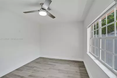 4326 NW 4th St, Miami, FL 33126 - Photo 32