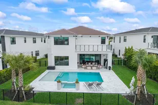 12609 Solana Bay Cir, Palm Beach Gardens, FL 33412 - Photo 2