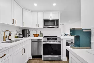 8609 SW 68th Ct, Pinecrest, FL 33156 - Photo 14