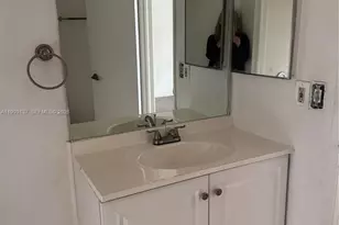 10233 NW 9th St Cir, Miami, FL 33172 - Photo 8